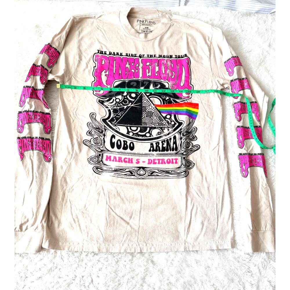 Pink Floyd Dark Side 1973 Cobo Arena Long Sleeve Tee S/M NWOT - Picture 2 of 6